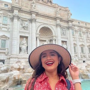 Meet your Posher, Eliza